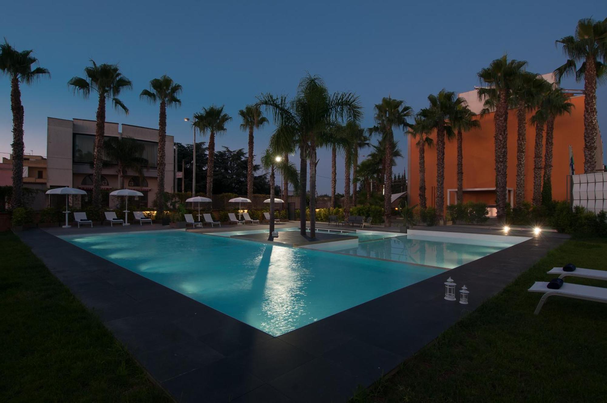 Sanlu Hotel Serrano Exterior foto